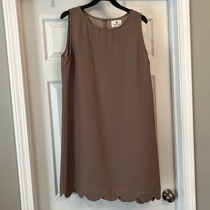 Boutique shift scalloped dress mocha xl sleeveless short dress new nwt